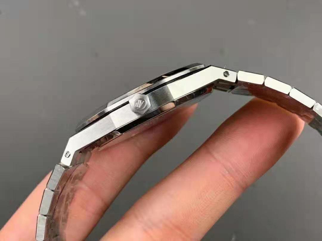 2020'nin En Çok Satan 10 Saati — 87. fotoğraf