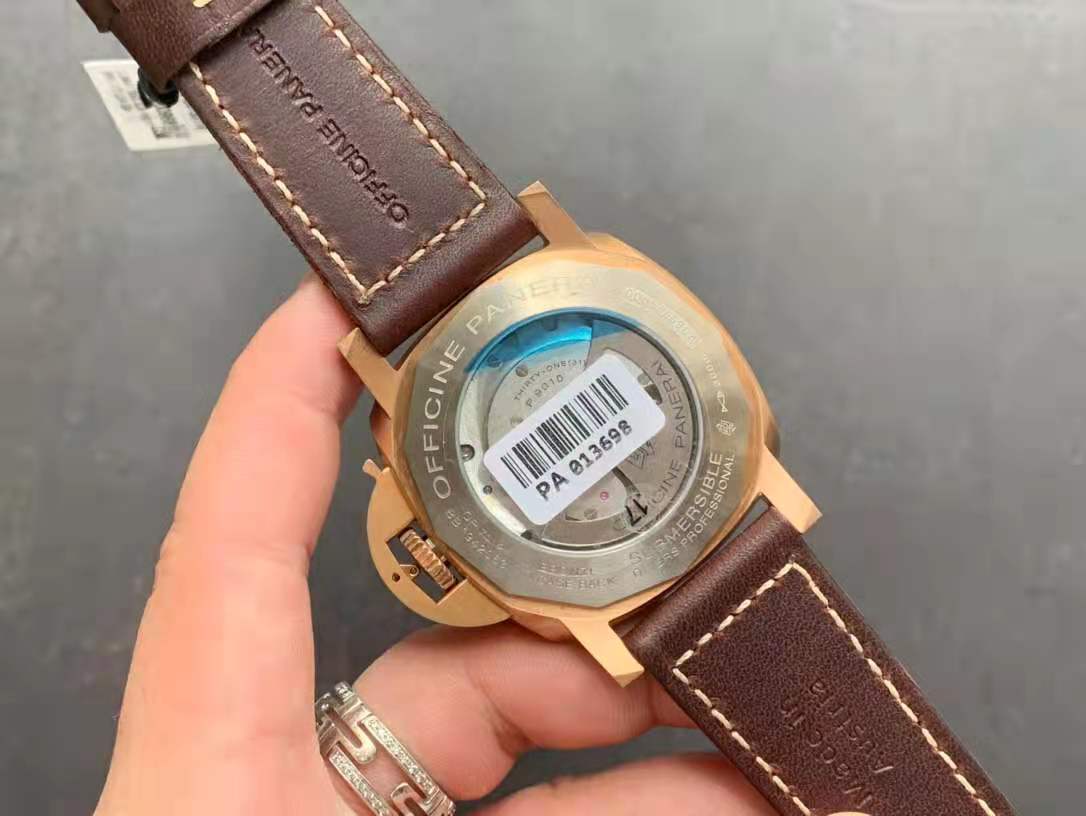 2020'nin En Çok Satan On Panerai Replika Saati — 83. fotoğraf