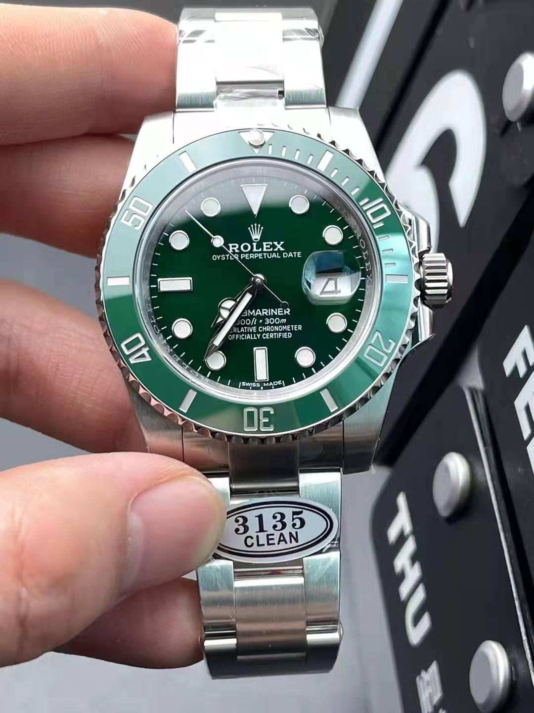 Clean Submariner Hulk 116610LV