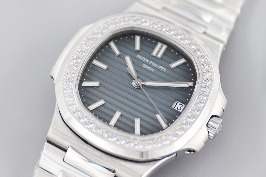 3K Factory Patek Philippe Nautilus Haute Grise 5713G Elmas Taşlı 2021 Model Saat İncelemesi — 2. fotoğraf