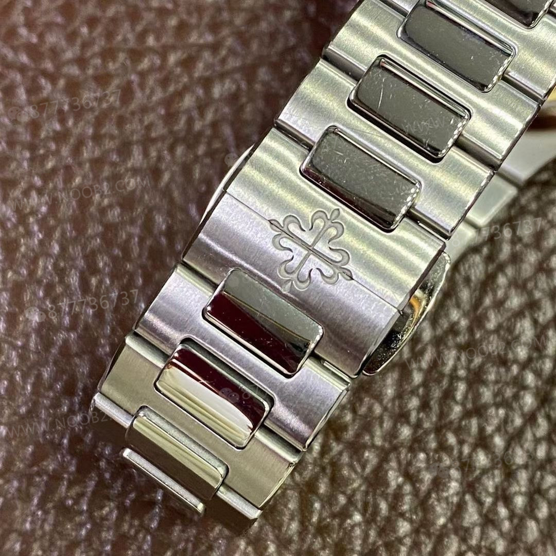 3K Factory Patek Philippe PP7118 kadın Nautilus modeli ilk bakışta replika belli oluyor mu? — 8. fotoğraf