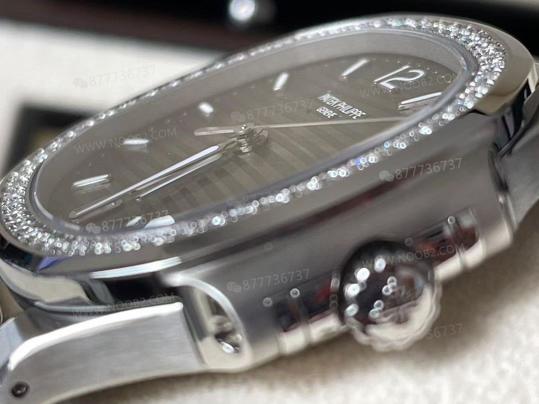 3K Factory Patek Philippe PP7118 kadın Nautilus modeli ilk bakışta replika belli oluyor mu? — 15. fotoğraf