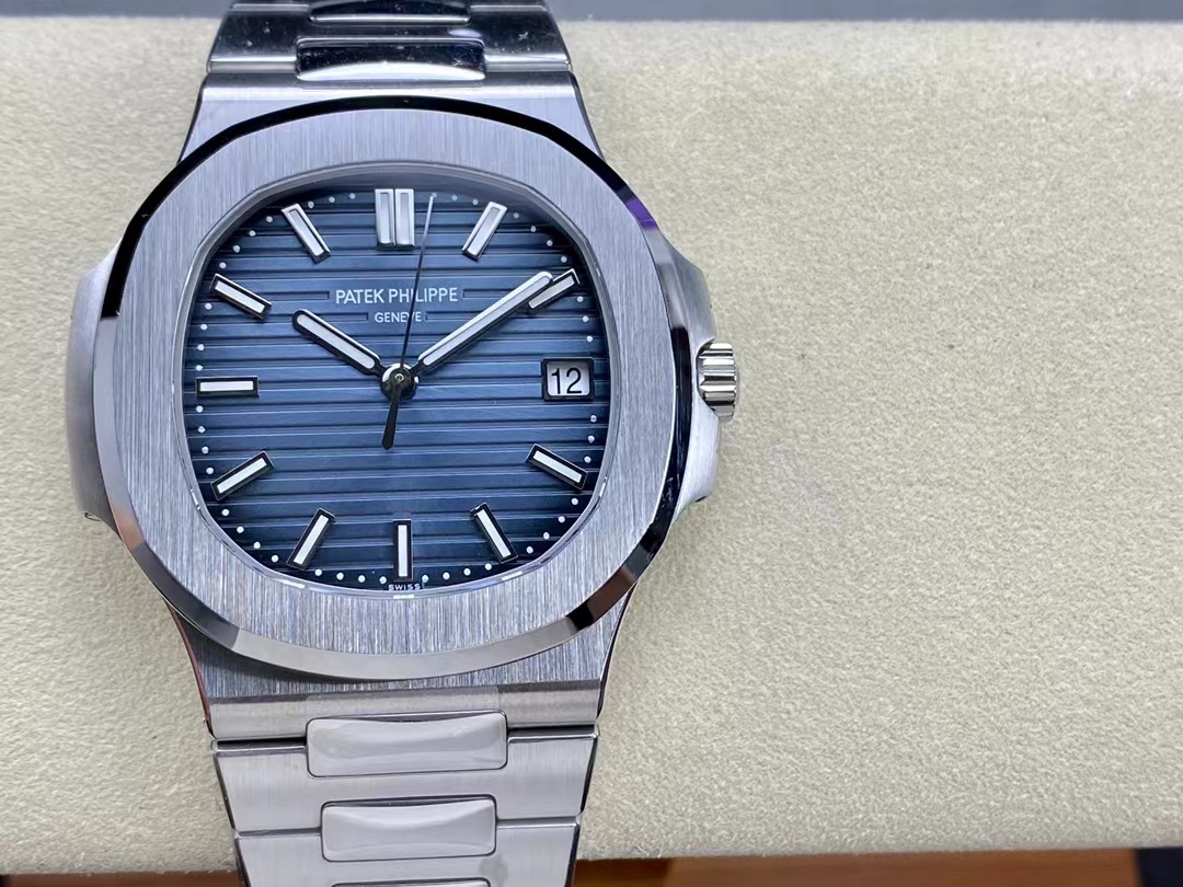 Patek Philippe Nautilus 5811/1G — 3K Factory, mavi-gri kadran