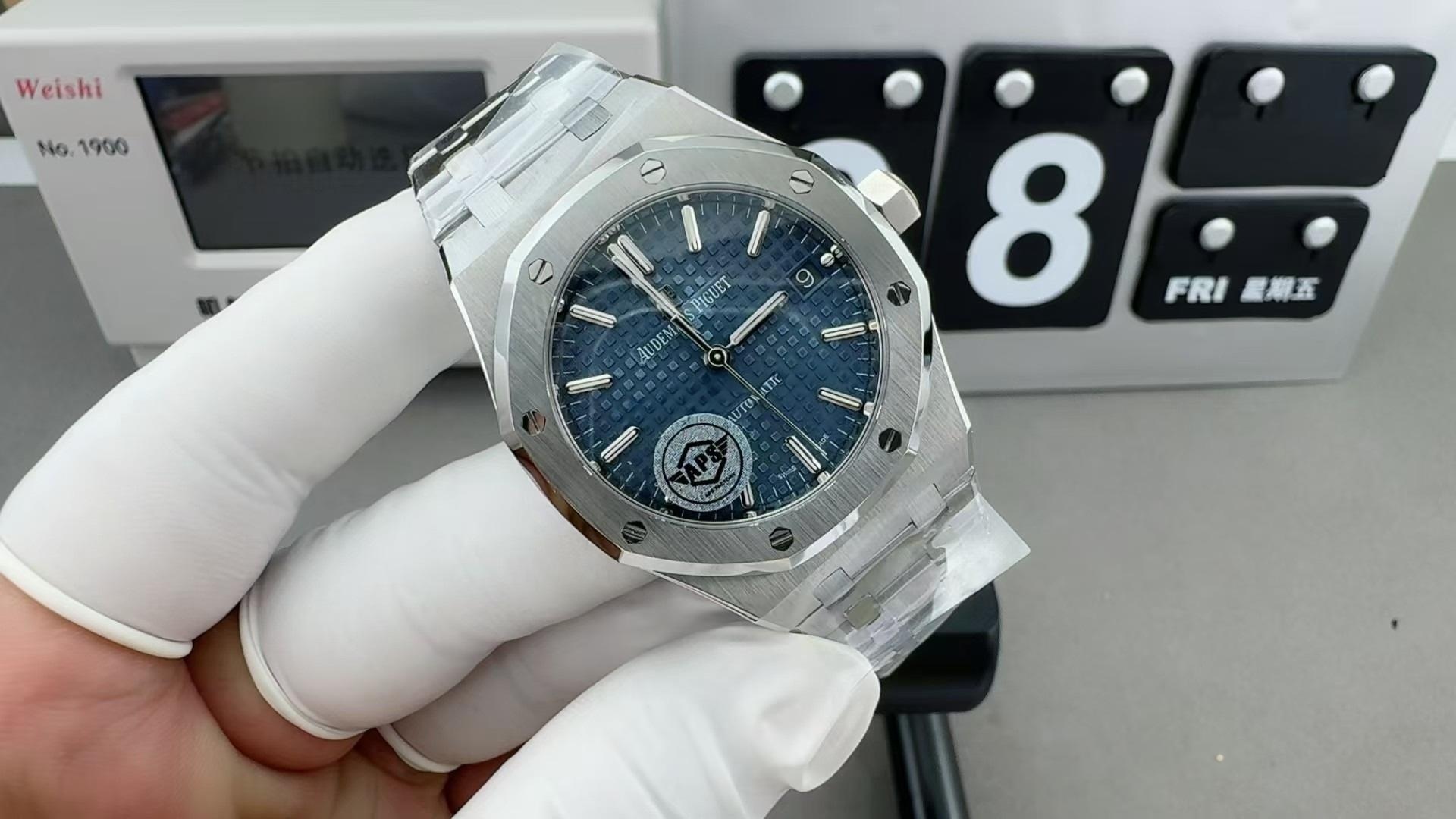 APS Factory Audemars Piguet 15450'yi uzmanlar nasıl değerlendiriyor? — 2. fotoğraf