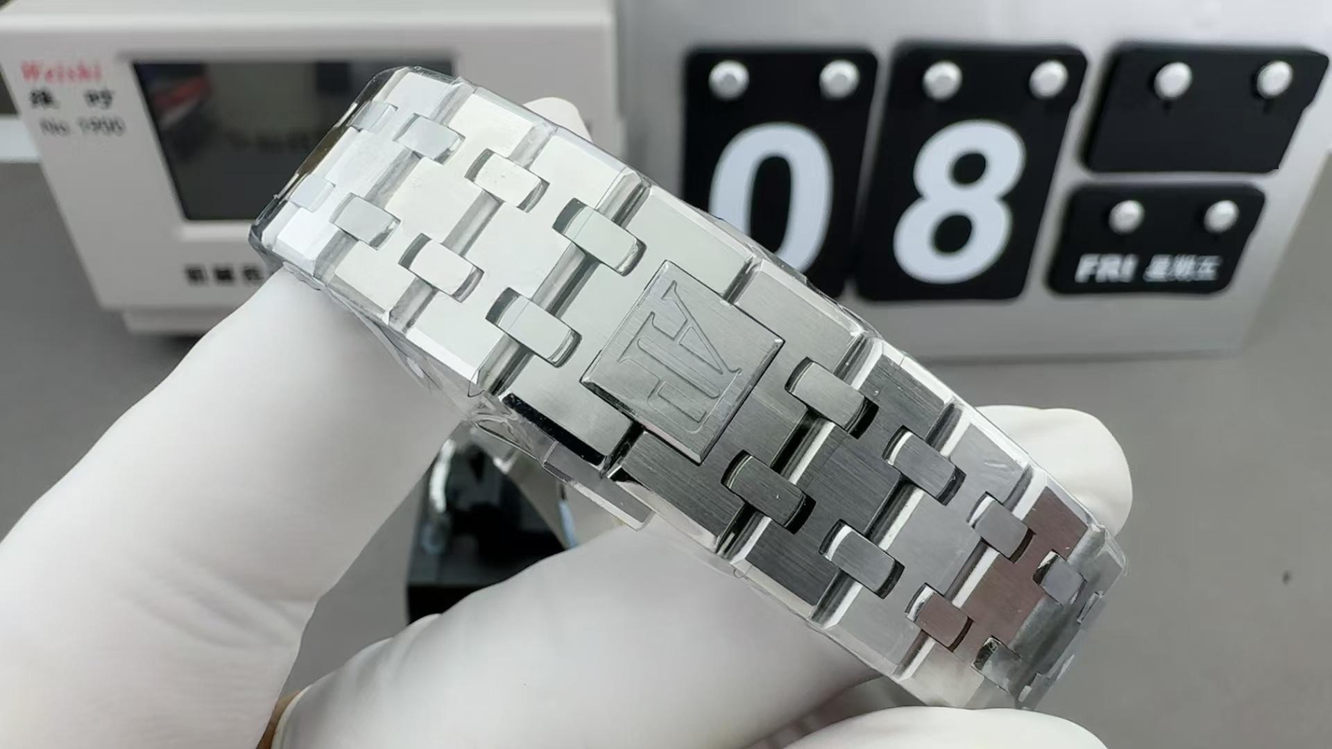 APS Factory Audemars Piguet 15450'yi uzmanlar nasıl değerlendiriyor? — 9. fotoğraf