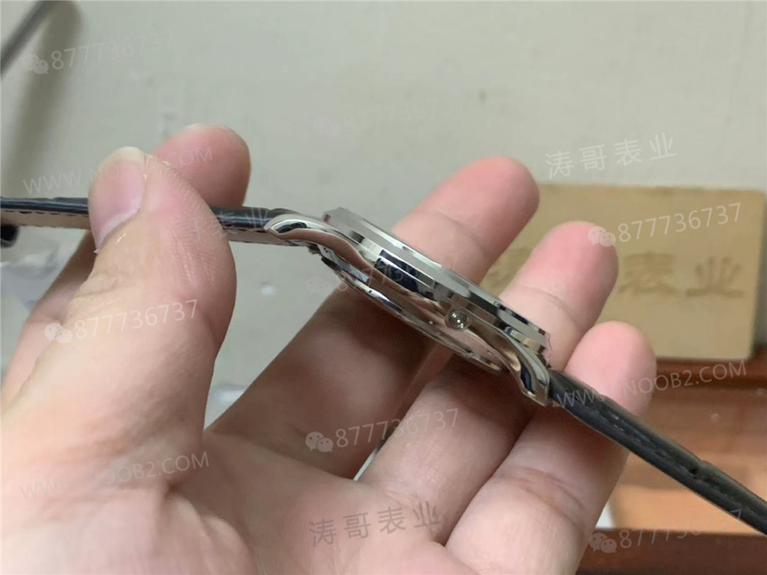 APS Factory Jaeger-LeCoultre Master Ay Evreli Serisi 1368430 Siyah Kadran İncelemesi — 5. fotoğraf