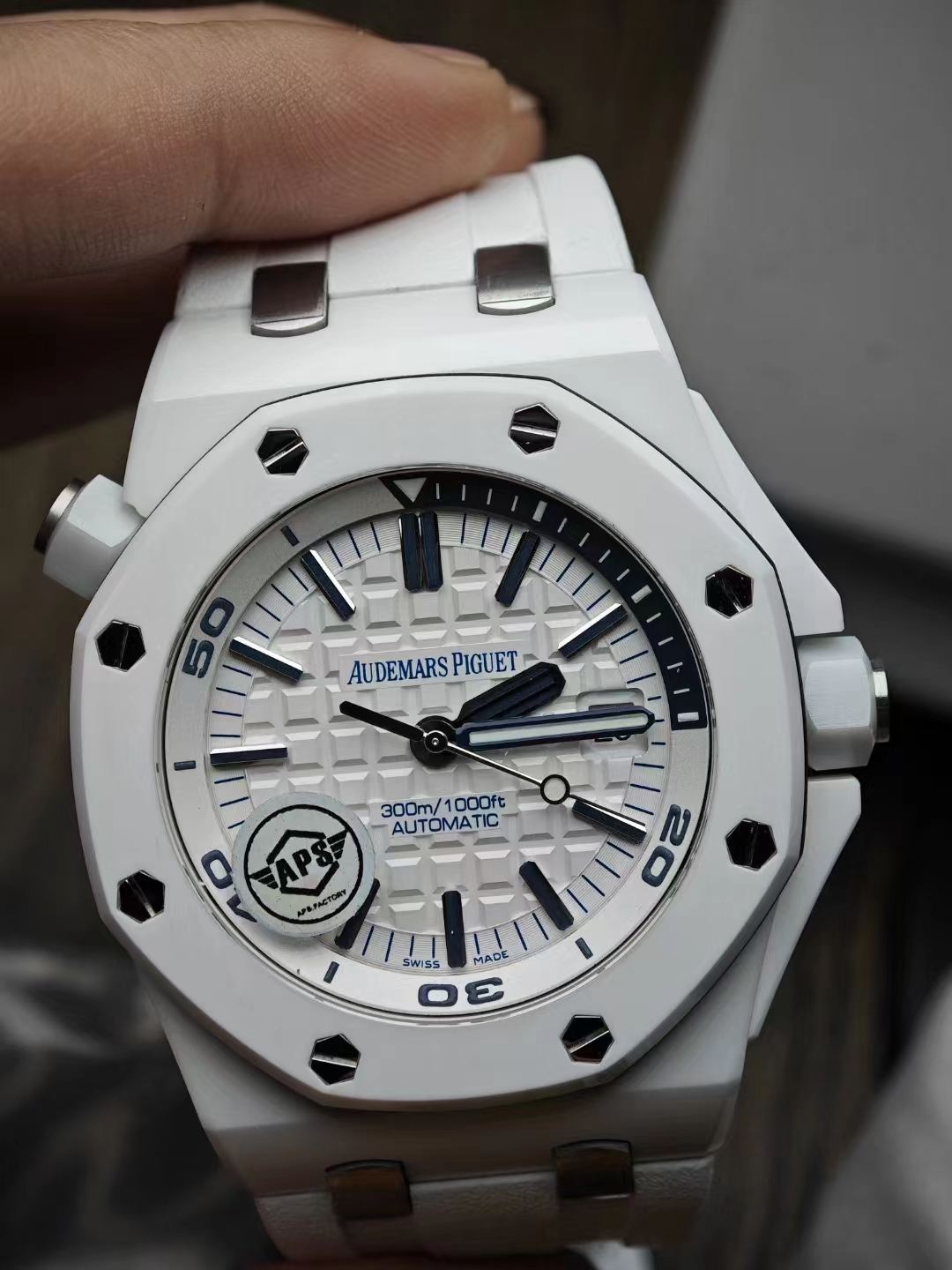 Replika Audemars Piguet Royal Oak Diver 15707 Beyaz