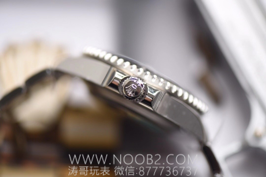 AR Factory Rolex kırmızı yazılı Sea-Dweller V3 versiyonu "tek kırmızı hayalet kral" 904L SEA-DWELLER 126600 Seagull 2824 mekanizmalı replika saat incelemesi — 11. fotoğraf