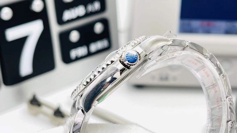 AR Factory Rolex Yacht-Master ithal 904L gri kadran mavi akrep 116622 yat saati incelemesi — 3. fotoğraf