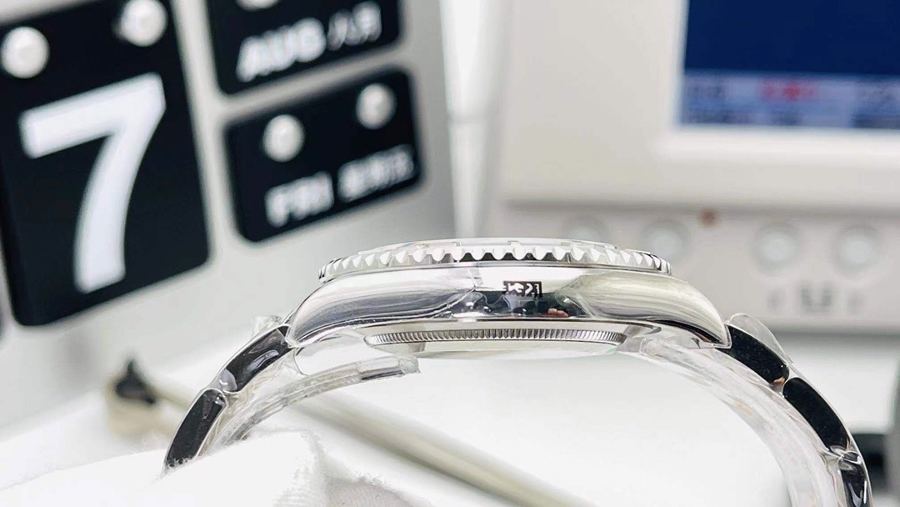 AR Factory Rolex Yacht-Master ithal 904L gri kadran mavi akrep 116622 yat saati incelemesi — 4. fotoğraf