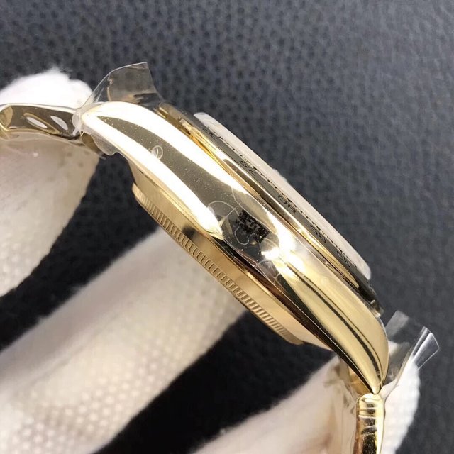 Replika Rolex Daytona 116508 Sarı Altın Kasa