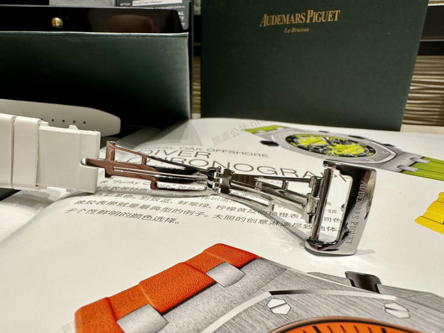 Audemars Piguet 37 mm kadın modeli, ünlü Wang Zhiwen ile aynı Royal Oak Offshore serisi kronograf saat — 10. fotoğraf