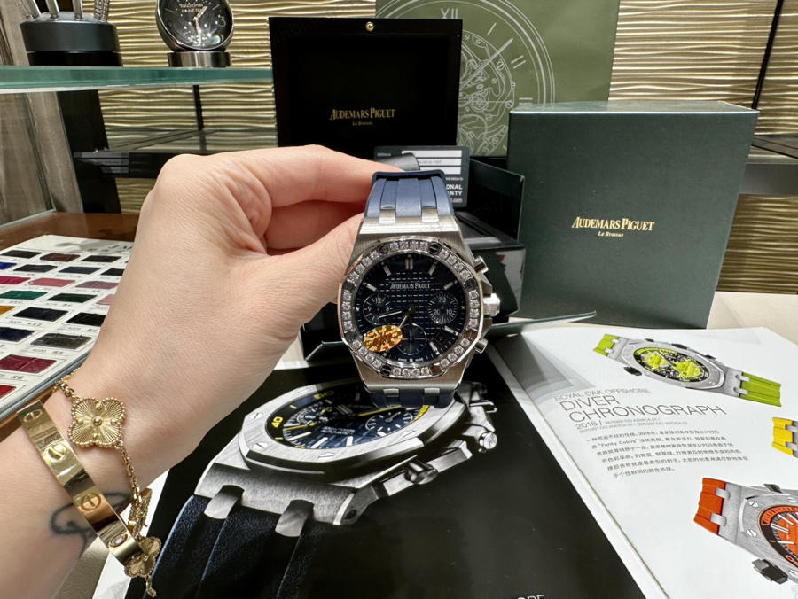 Audemars Piguet 37 mm Kadın Modeli, Ünlü Wang Ziwen ile Aynı Royal Oak Offshore Serisi Kronograf Saat — 10. fotoğraf