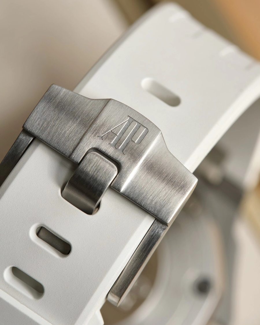 Audemars Piguet AP67540 Royal Oak Offshore 37 mm kuvars kadın saat incelemesi — 5. fotoğraf