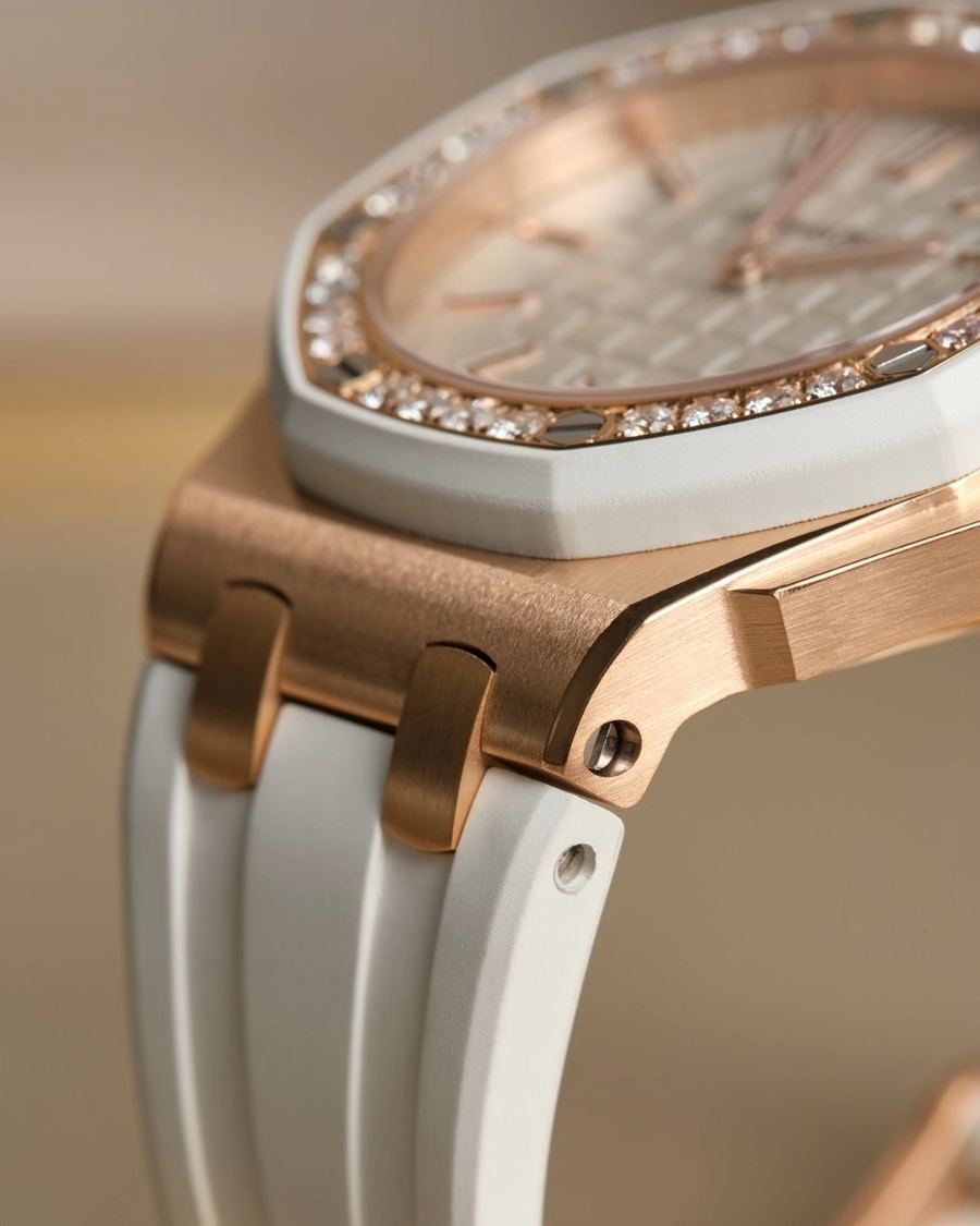 Audemars Piguet AP67540 Royal Oak Offshore 37 mm kuvars kadın saat incelemesi — 6. fotoğraf