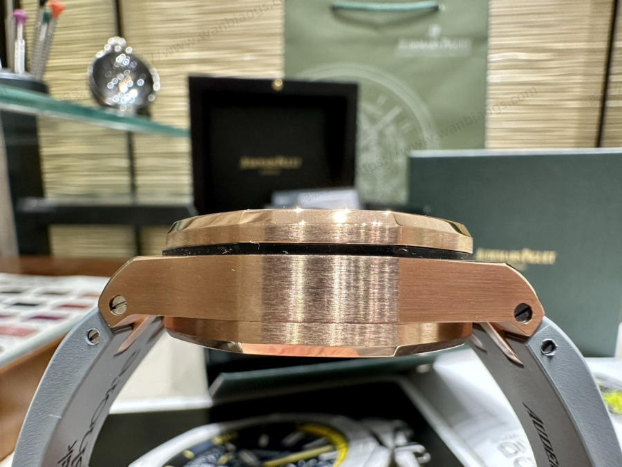 Audemars Piguet Kadın 37 mm - Ünlü Wang Ziwen ile Aynı Model - Royal Oak Offshore Serisi Kronograf Saat — 5. fotoğraf