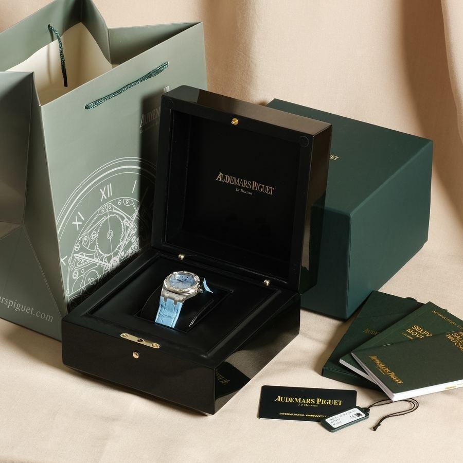 Audemars Piguet Royal Oak serisi model 67601 kuvars kol saati (mavi) - İlahınıza "Sevgililer Günü" hediyesi — 2. fotoğraf