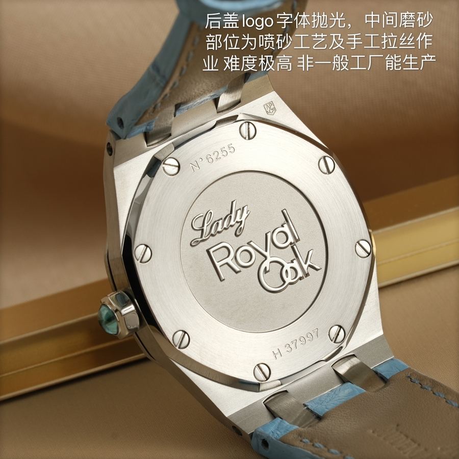 Audemars Piguet Royal Oak serisi model 67601 kuvars kol saati (mavi) - İlahınıza "Sevgililer Günü" hediyesi — 7. fotoğraf