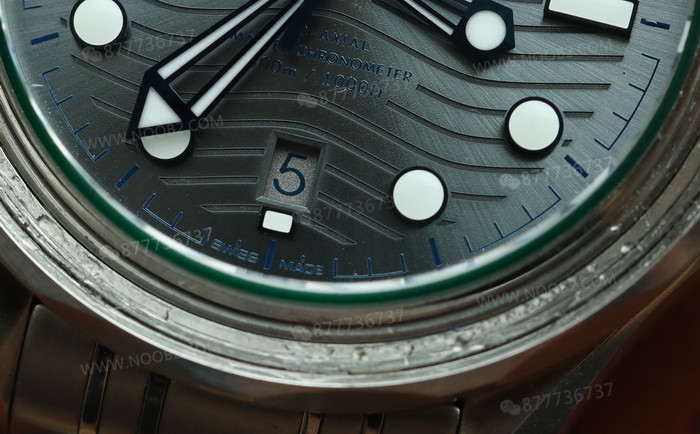 Ayrıntılı inceleme: VS Factory Omega Seamaster 300 replika 8800 mekanizması, çift T darbe emici ve orijinalden farkları — 8. fotoğraf