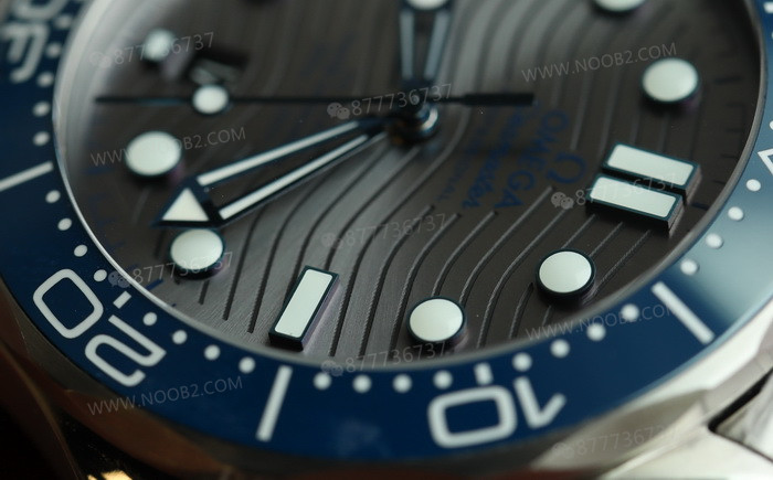 Ayrıntılı inceleme: VS Factory Omega Seamaster 300 replika 8800 mekanizması, çift T darbe emici ve orijinalden farkları — 9. fotoğraf