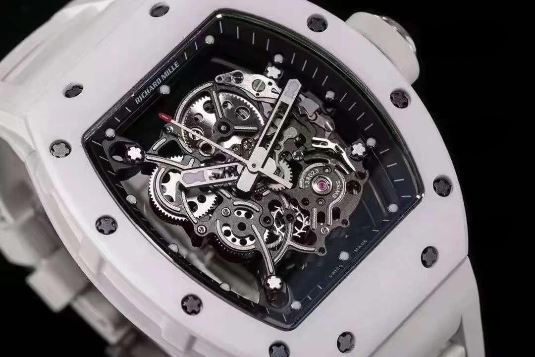 BBR Factory Richard Mille RM055 Beyaz Seramik, Tek Parça Mekanizma, Balans Çarkı Gerçekten Çalışıyor — 4. fotoğraf