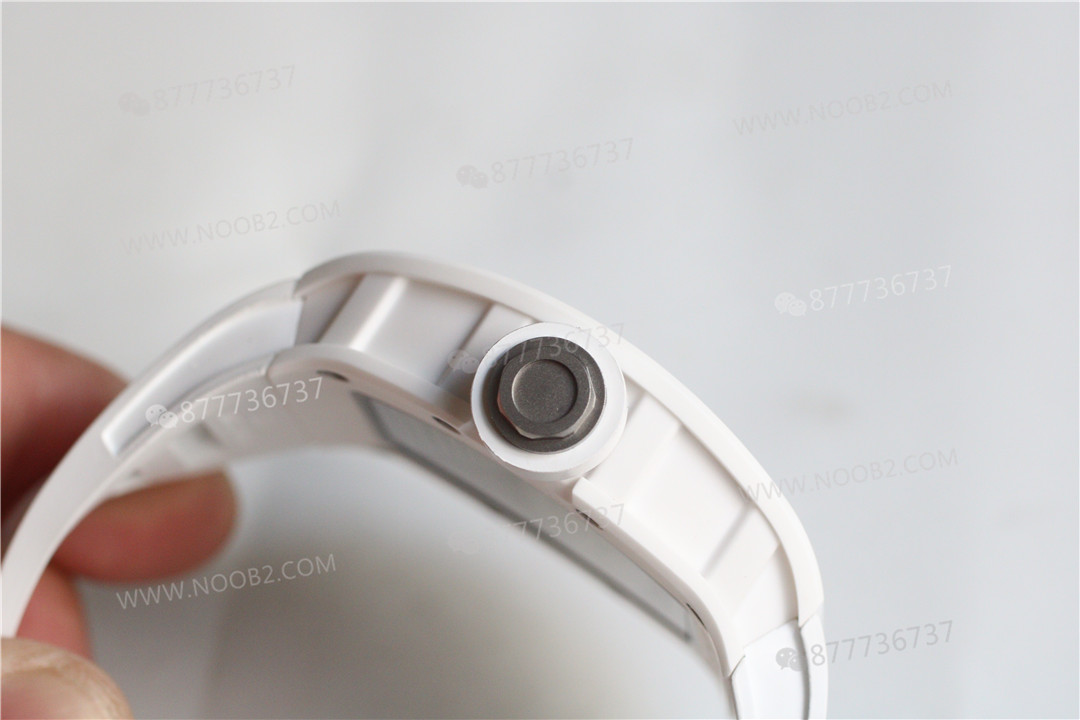 BBR Factory Richard Mille RM055 entegre mekanizma ZF Factory'ı geride bırakıyor — 16. fotoğraf