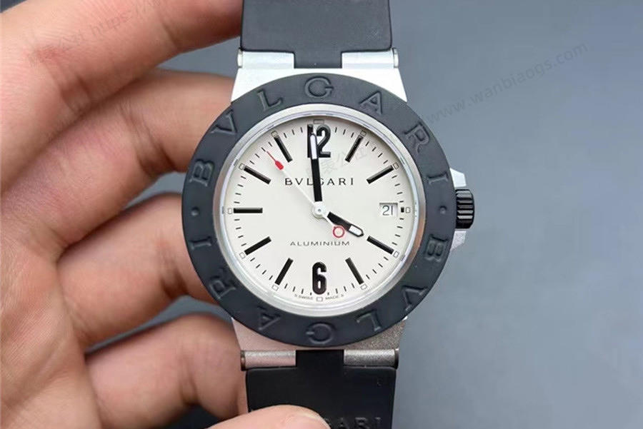 BV Factory Bulgari 103539 iş birliği modeli incelemesi — 2. fotoğraf
