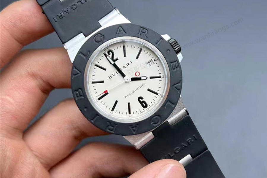 BV Factory Bulgari 103539 iş birliği modeli incelemesi — 3. fotoğraf