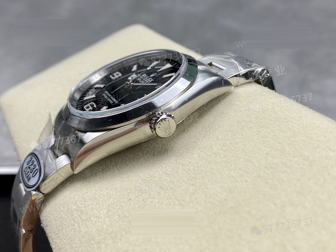 Clean Rolex Explorer I 36 mm 3230 mekanizmalı — bir bakışta replika olduğu belli olur mu? — 7. fotoğraf