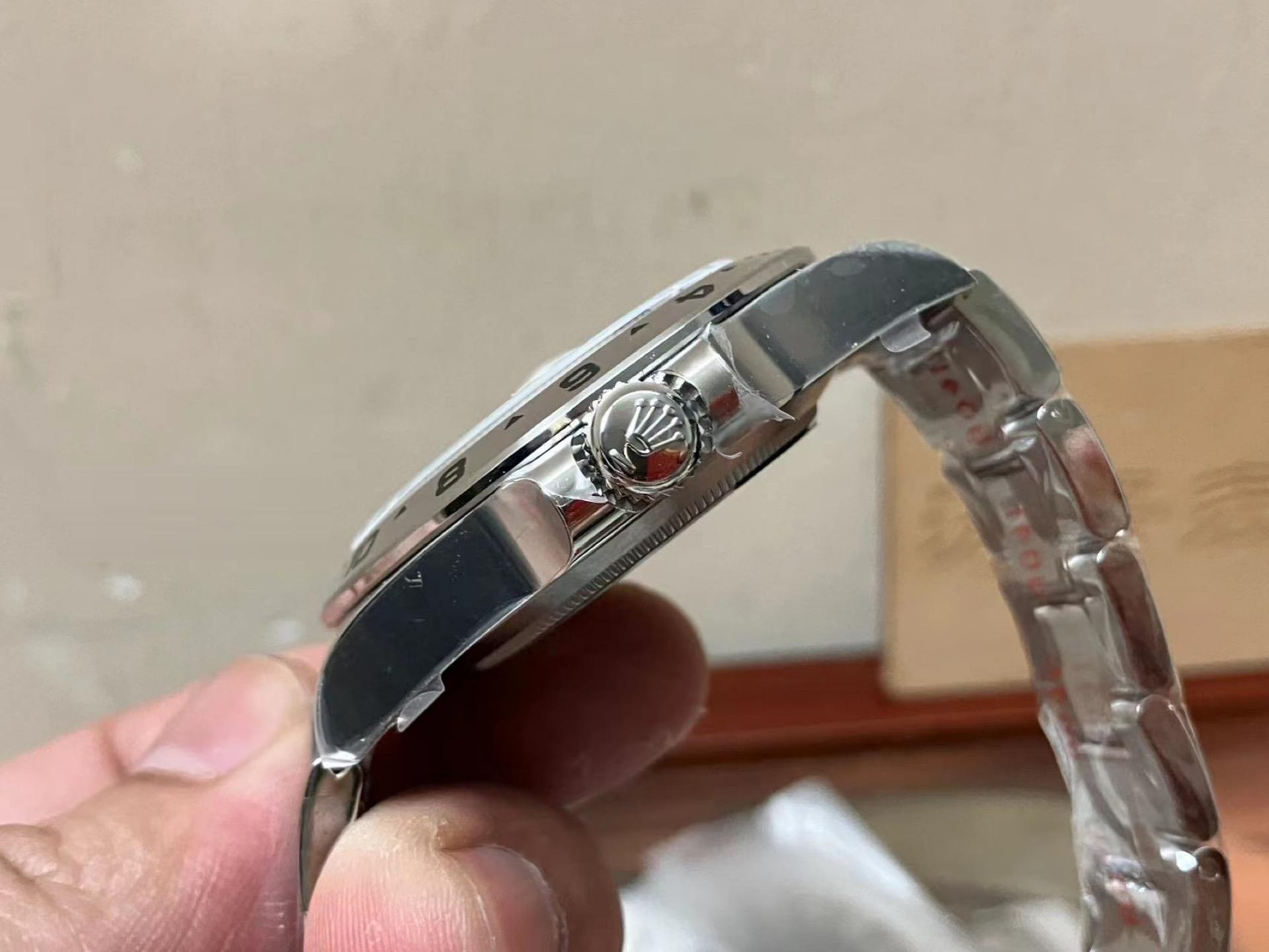 Clean Rolex Explorer II 226570 — güncellenmiş Explorer II, versiyona uygun E harfi — 10. fotoğraf