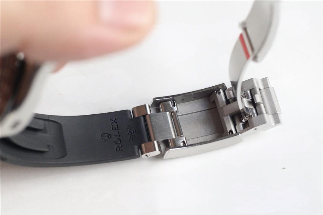 Clean Rolex gri kauçuk Daytona (Gri Ayı) 4130 mekanizmayla orijinaline rakip olabilir mi? — 18. fotoğraf