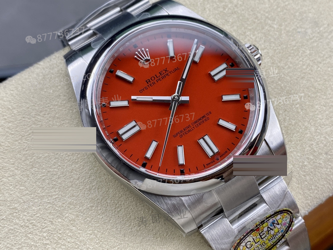 Clean Rolex Oyster Perpetual m124300-0007 kırmızı kadran ne kadar başarılı? — 2. fotoğraf