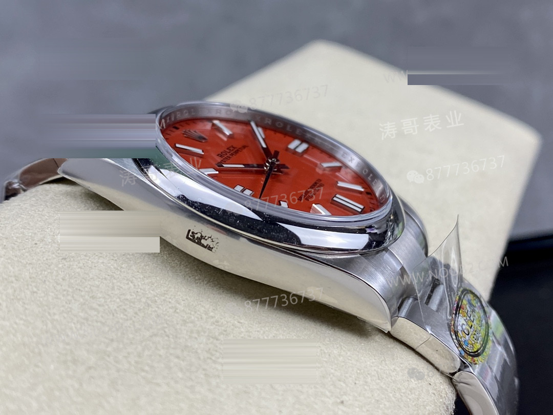 Clean Rolex Oyster Perpetual m124300-0007 kırmızı kadran ne kadar başarılı? — 6. fotoğraf