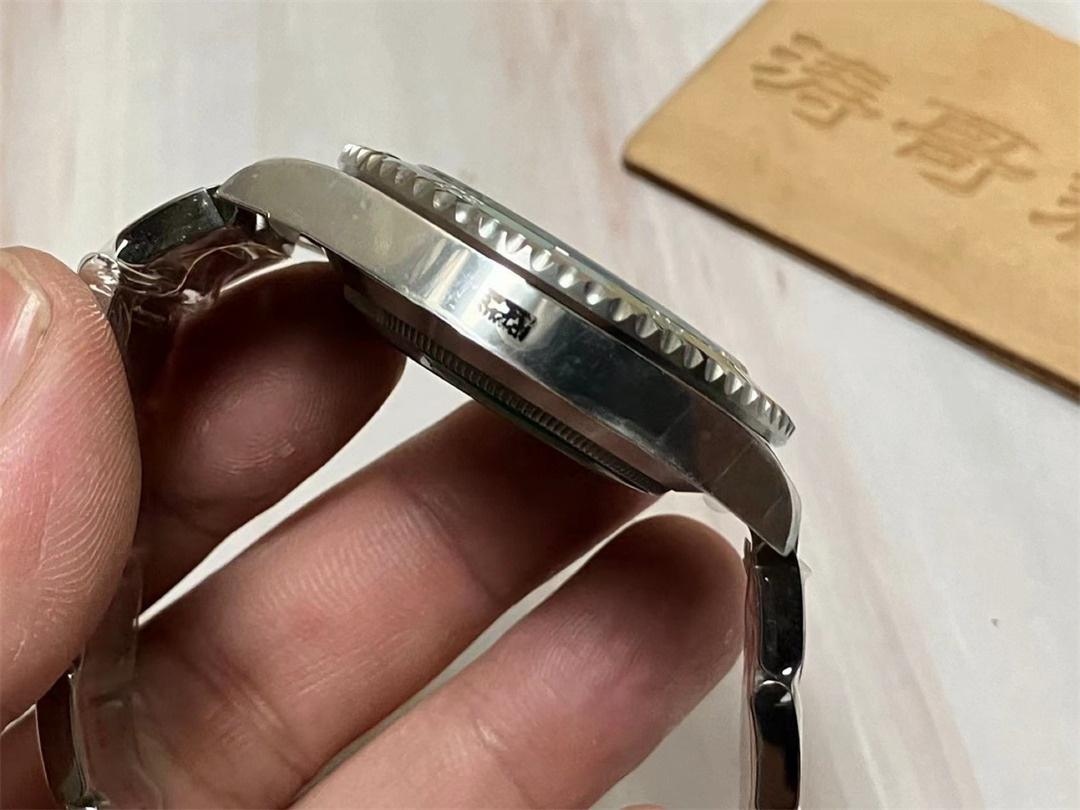 Clean Rolex yeşil su hayaleti yeni 3235 mekanizmalı modeli elde nasıl bir deneyim sunuyor? — 12. fotoğraf