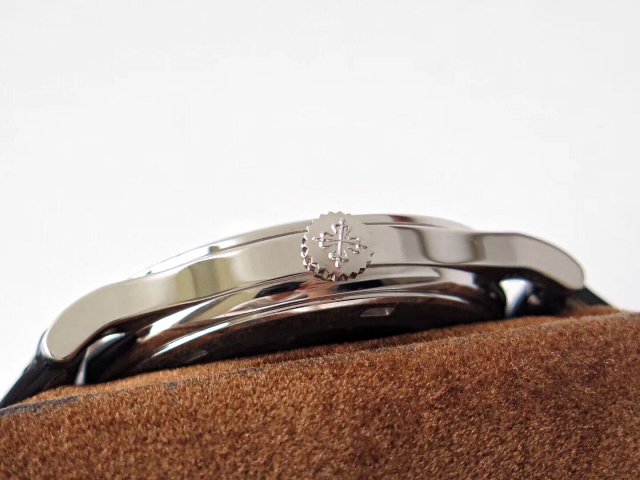 Replika Patek Philippe Calatrava 5296G Kurma Kolu