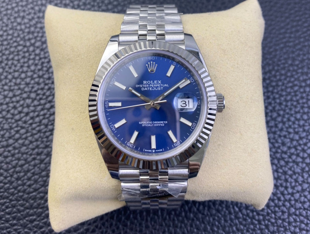 Detaylı İnceleme: Clean Rolex Datejust 41 126334 Mavi Kadran Replika — 1. fotoğraf
