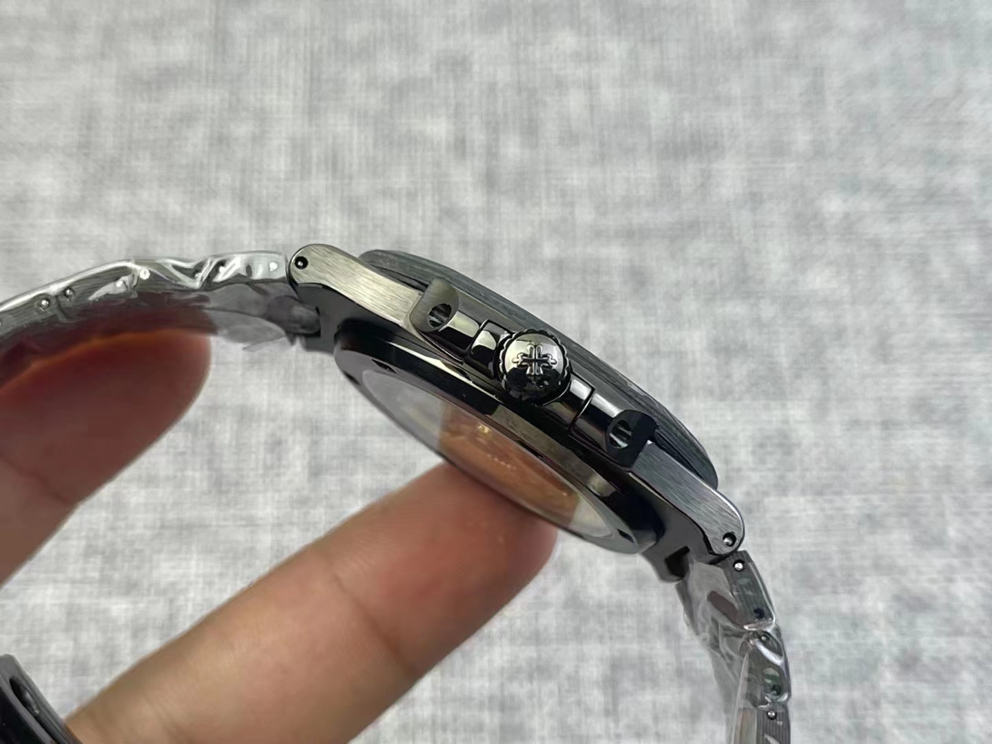 Patek Philippe Nautilus Karbon Kurma Kolu