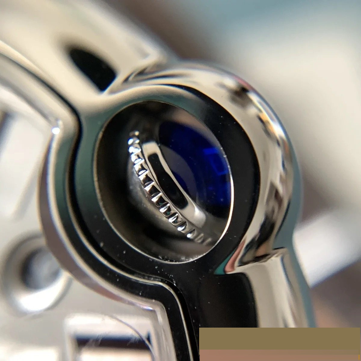 En yeni V6 Cartier V7 versiyonu Ballon Bleu 42 mm detaylı gerçek çekim incelemesi ve gerçek-replika karşılaştırması — 6. fotoğraf