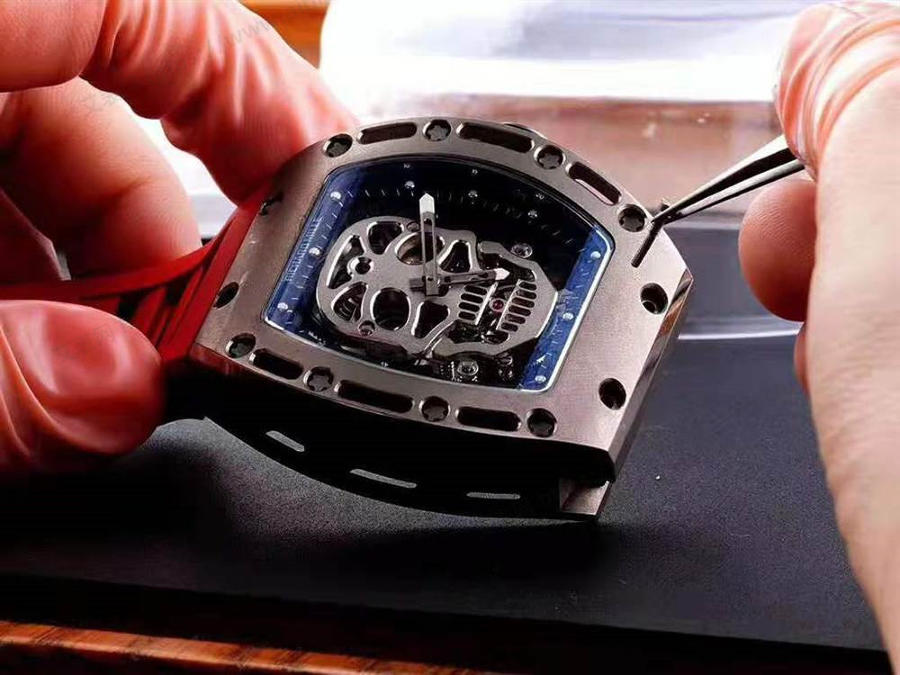 EUR Factory Richard Mille RM-052 Ultimate Kurukafa Phoenix Red saat incelemesi — 8. fotoğraf