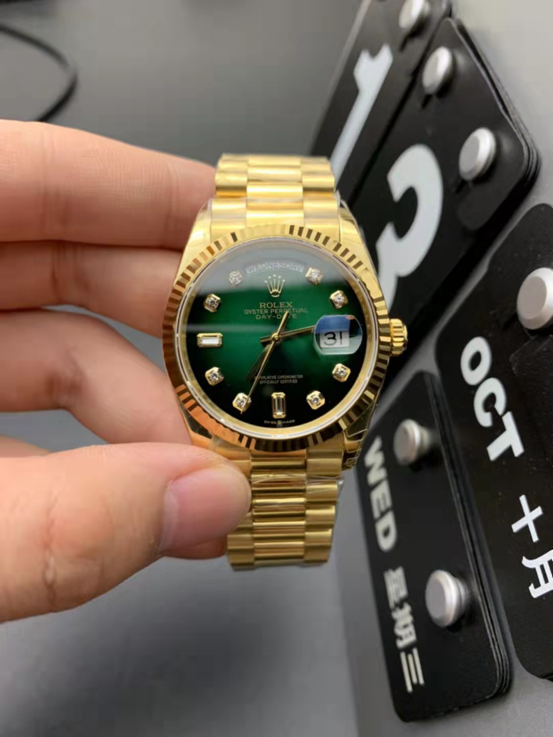 Replika Rolex Day-Date 36mm Sarı Altın