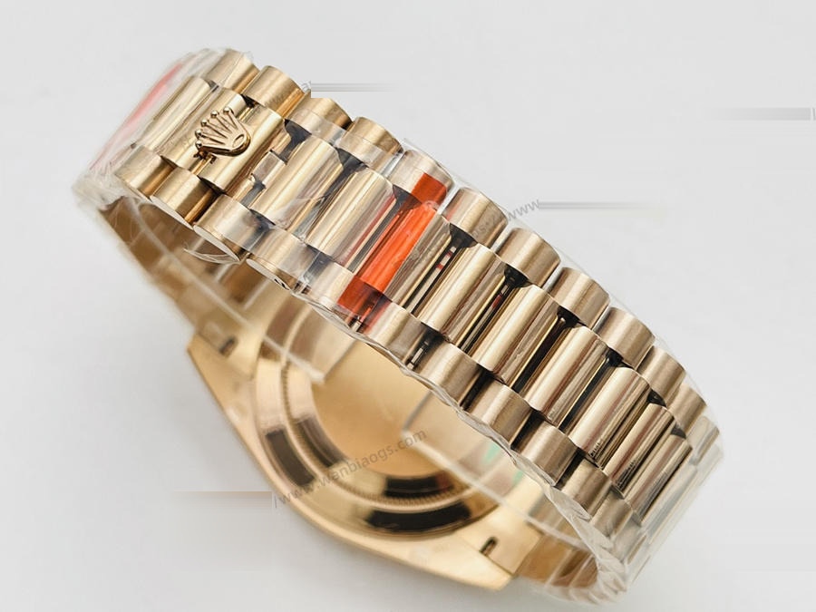 EW Factory Rolex Day-Date 40 mm 3255 Mekanizma (18K Yeşil Kadran) İnceleme — 7. fotoğraf