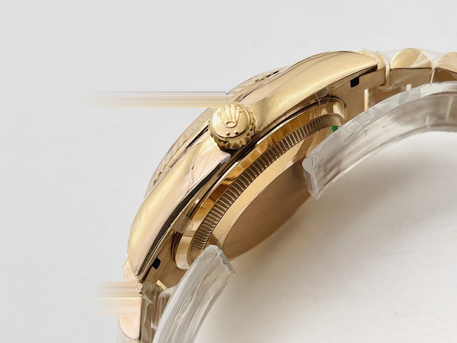EW Factory Rolex Day-Date 40 mm 3255 Mekanizmalı (18K Elmas Kaplı Beyaz Kadran) Kol Saati İncelemesi — 5. fotoğraf