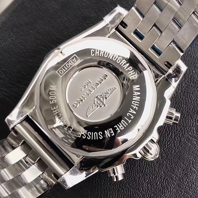 Replika Breitling Chronomat B01 AB0110 Kasa Arkası