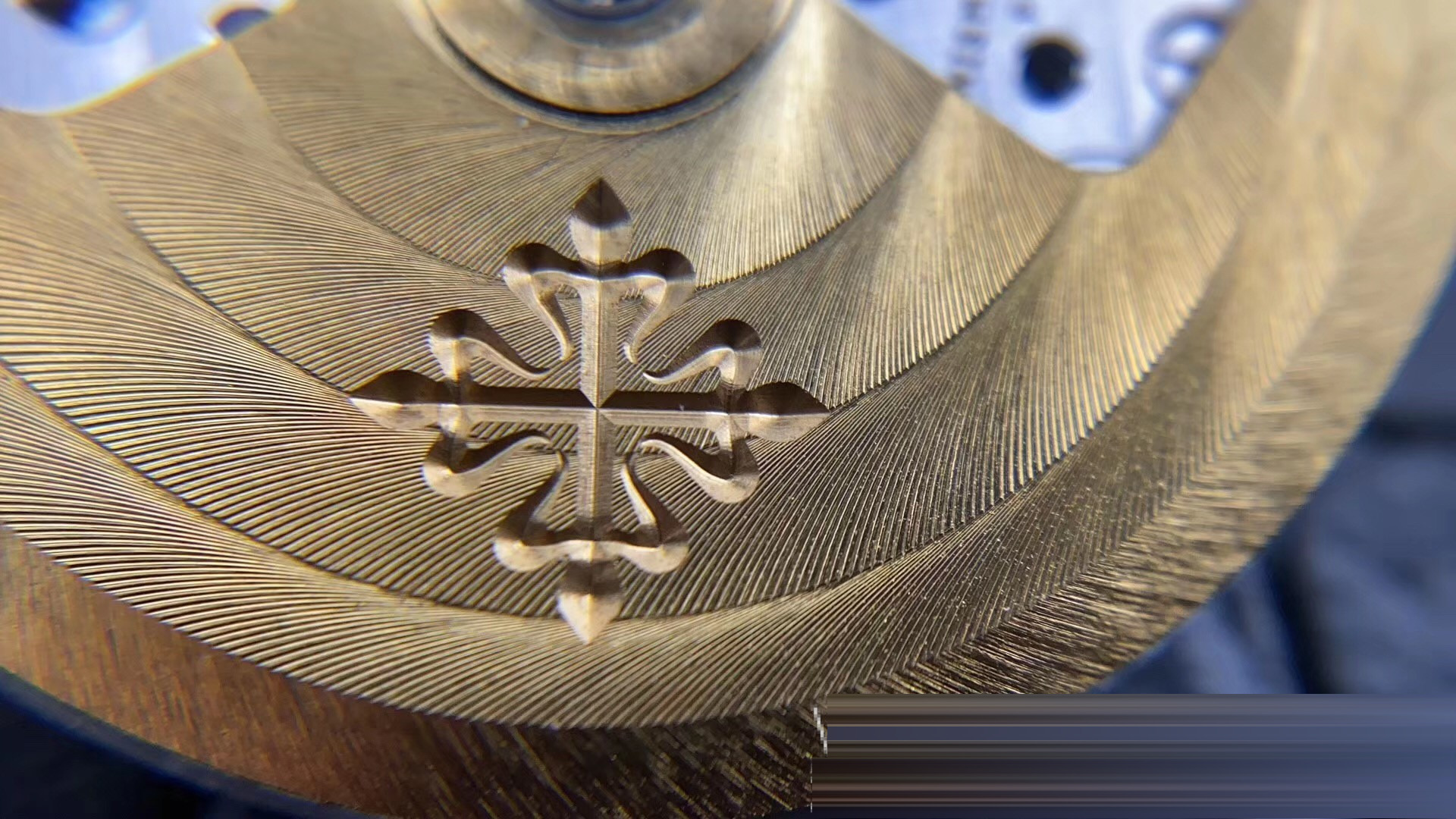 Gerçek-replika karşılaştırması: 3K Factory Patek Philippe 5167 replikasının 324 tek parça mekanizması orijinaline göre nasıl? — 20. fotoğraf