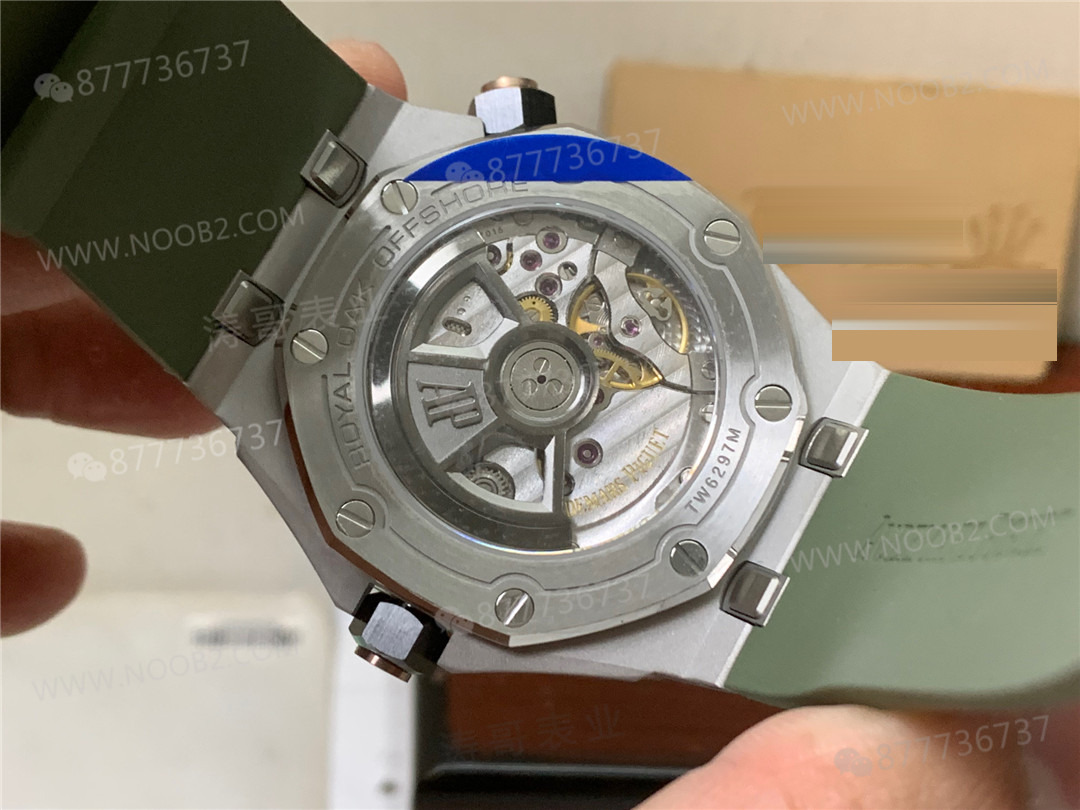 Gerçek-replika karşılaştırması: APS Factory Audemars Piguet 15720 hızlı sök kayış 4308 mekanizma — 17. fotoğraf