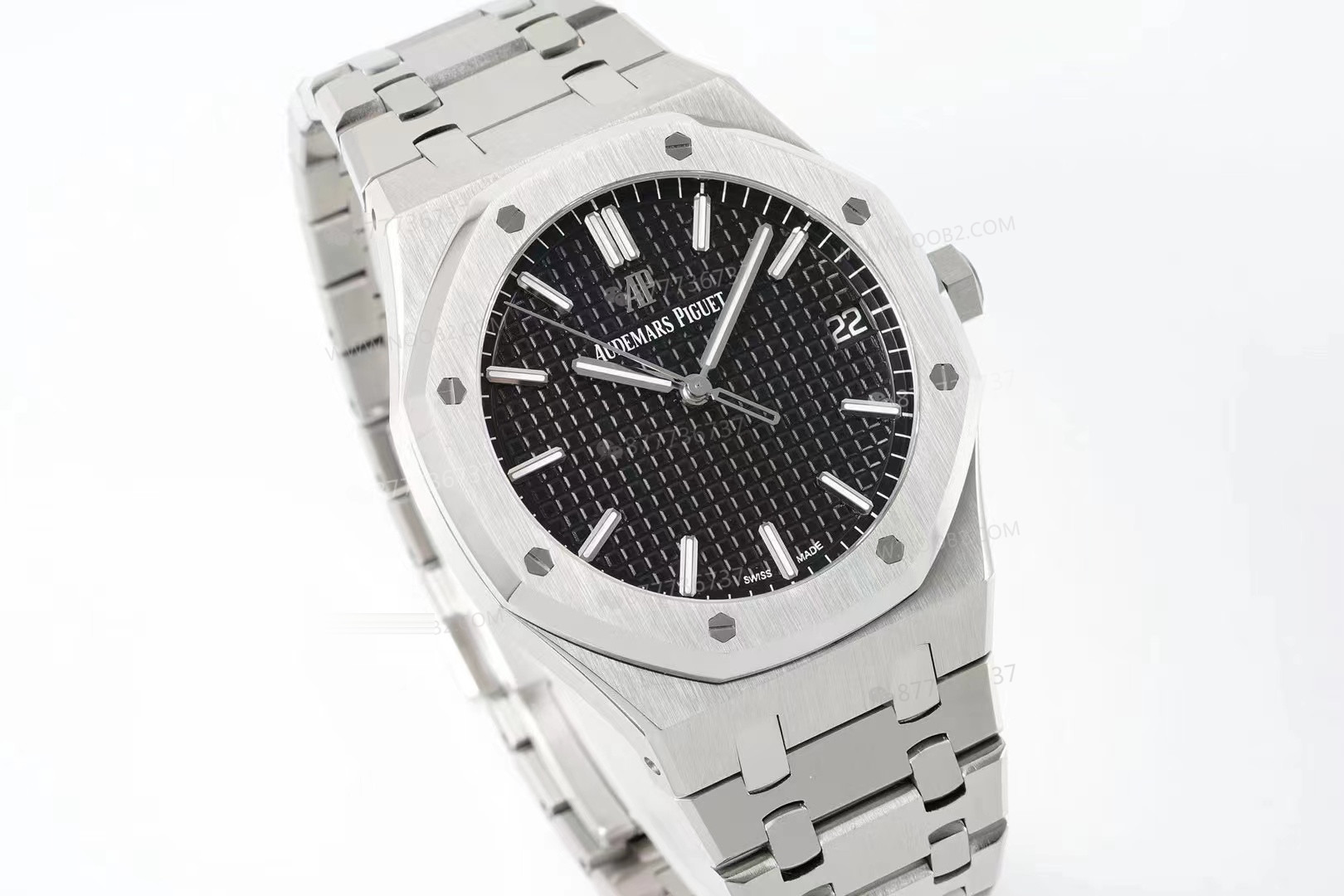 Gerçek-replika karşılaştırması: APS Factory Audemars Piguet Royal Oak 15500'ün yükseltilmiş 4302 entegre mekanizmasının işçiliği nasıl? — 10. fotoğraf
