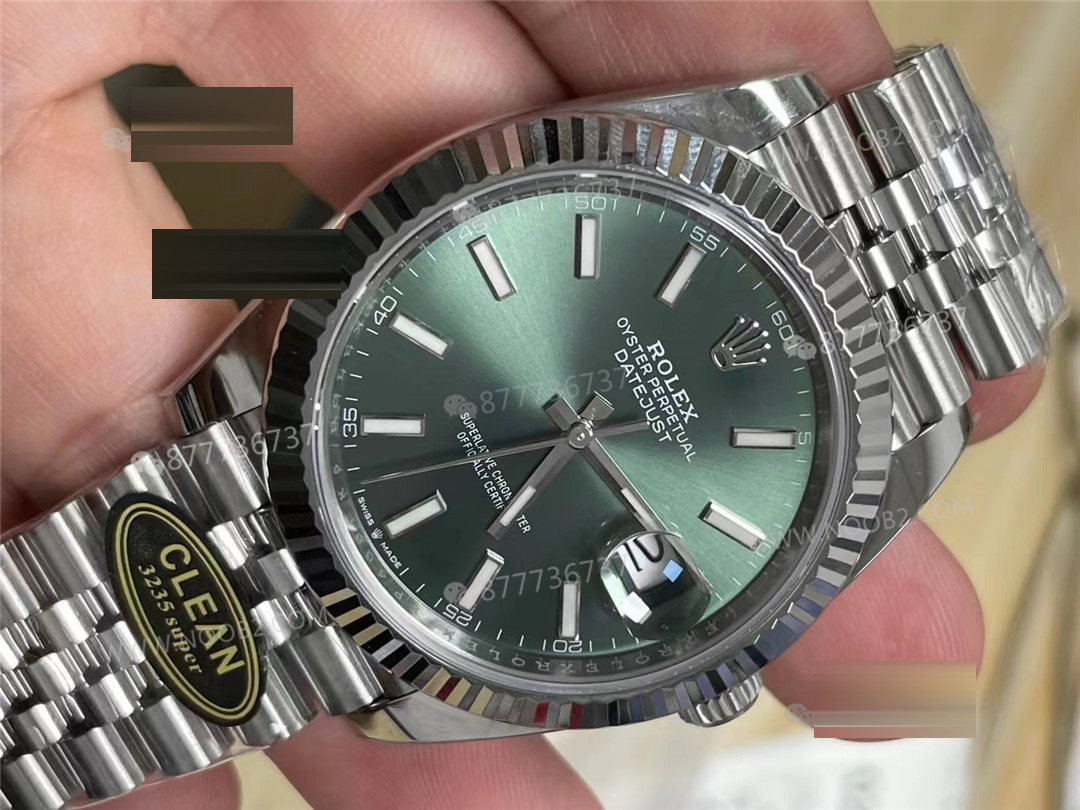 Gerçek-replika karşılaştırması: Clean Rolex Datejust nane yeşili kadran ilk bakışta replika belli olur mu? — 3. fotoğraf