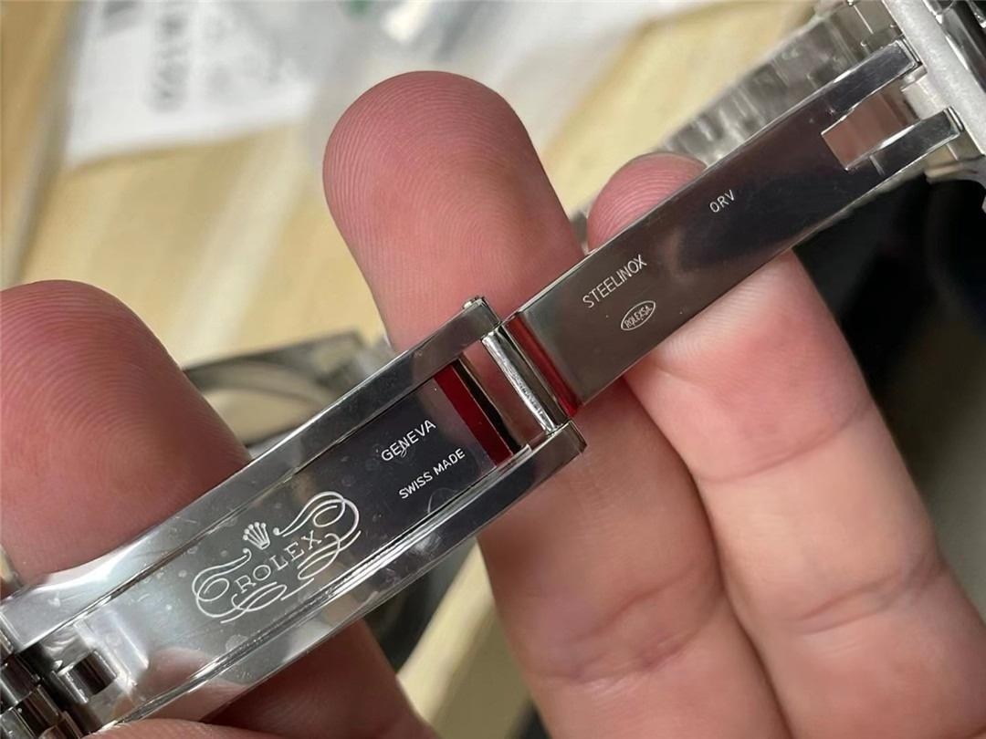 Gerçek-replika karşılaştırması: Clean Rolex Datejust nane yeşili kadran ilk bakışta replika belli olur mu? — 9. fotoğraf