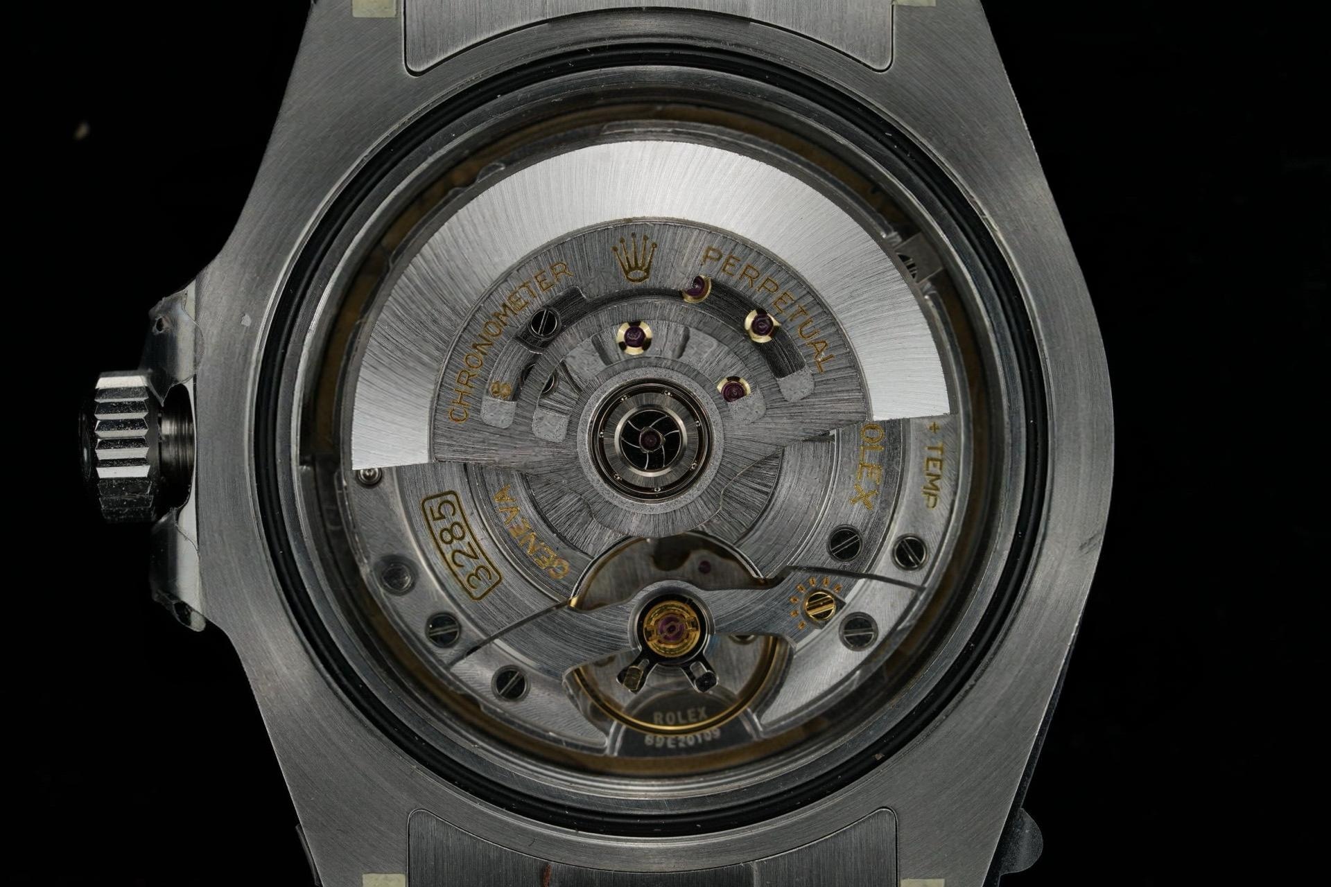 Gerçek-replika karşılaştırması: Clean Rolex Explorer II ile orijinalin karşılaştırması — 25. fotoğraf