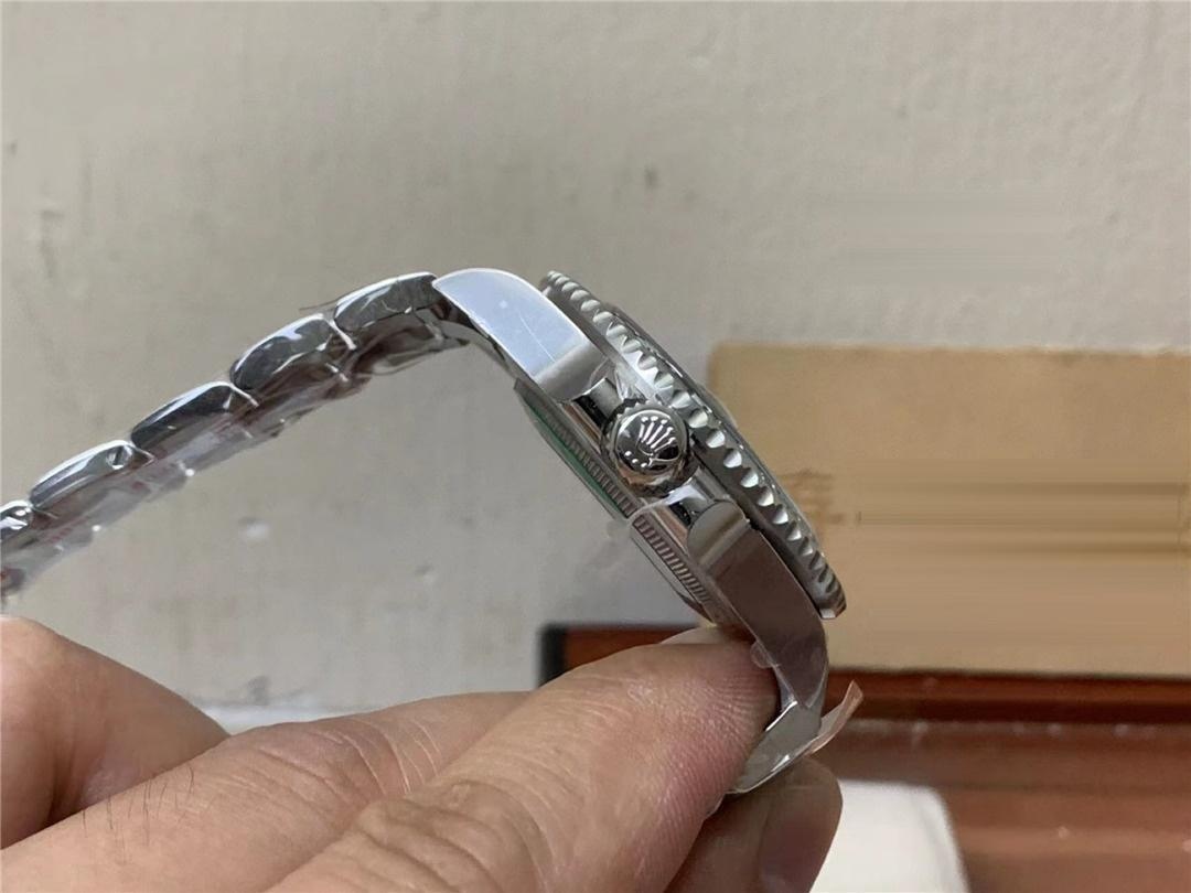 Gerçek-Replika Karşılaştırması: Clean Rolex GMT Inter Milan Bezel (Mavi-Siyah Bezel) — 15. fotoğraf